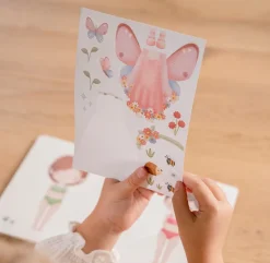 Aankleed- en stickerboek Rosa & Friends