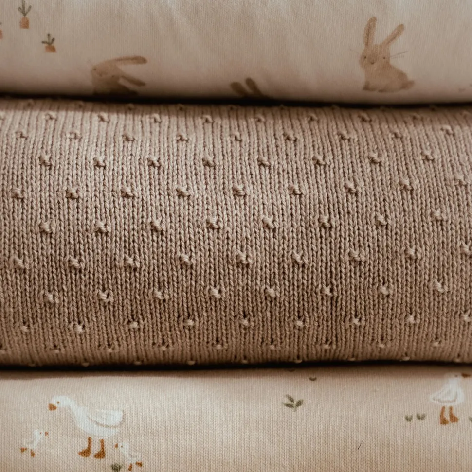 Gebreid ledikantdeken – Beige – Essentials