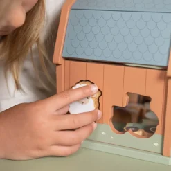 Vormenstoof Little Farm